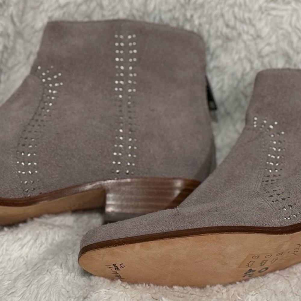 Joie Suede Ankle Boots Women’s Size 38 Gray Stud Detail Leather Sole